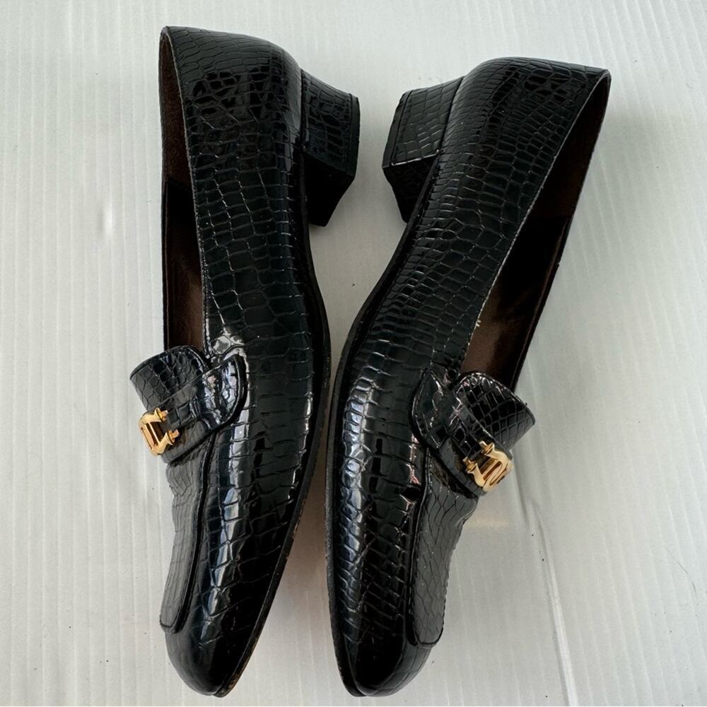 Etienne Aigner Valentine leather embossed loafer with gold colored hardware sz 8 - Picture 7 of 11